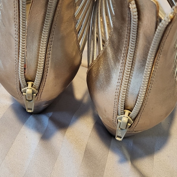 BCBG GENERATION gladiator wedge sandals 9.5 - Picture 3 of 4